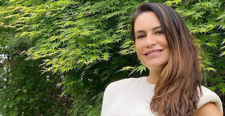 Grávida de seis meses, Ticiana Villas Boas celebra vacinação e exibe barriga: ”Caminhando juntas”