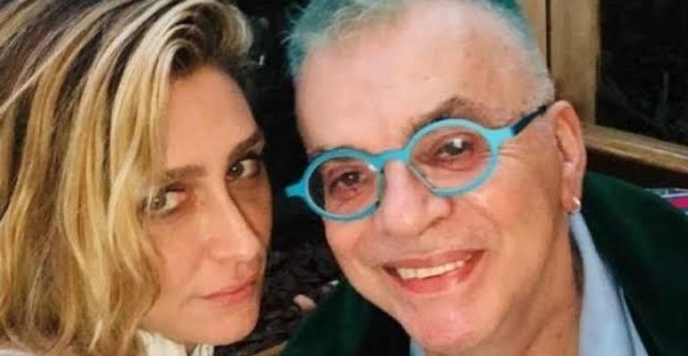 Walcyr Carrasco presta homenagem de aniversário para Amora Mautner: ”Amor da minha vida”