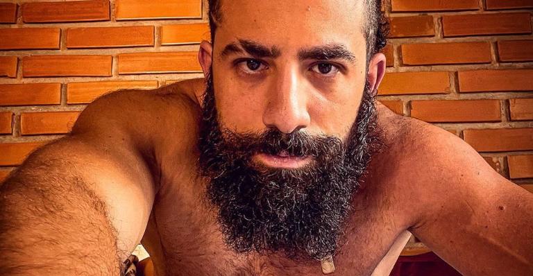 Equipe de Kaysar mostra ator em momento de carinho com o cachorrinho e encanta a web