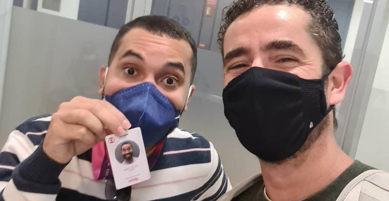 Felipe Androli encontra Gilberto nos corredores da TV Globo: ”Que astral, que energia boa”