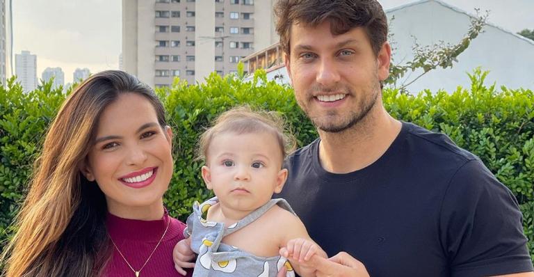 Kamilla Salgado e sua família vestem fantasias de personagens da Disney ao celebrar 8 meses de Bento