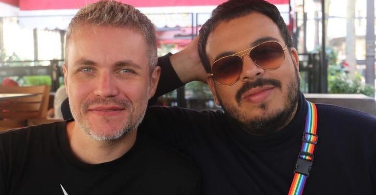 Luis Lobianco celebra nove anos ao lado do marido, Lúcio Zandonadi: ”Te amo”