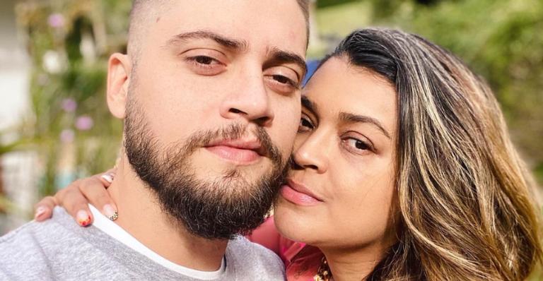 Preta Gil retoma rotina de exercícios fazendo pilates e brinca: ”Consegui trazer Rodrigo junto”