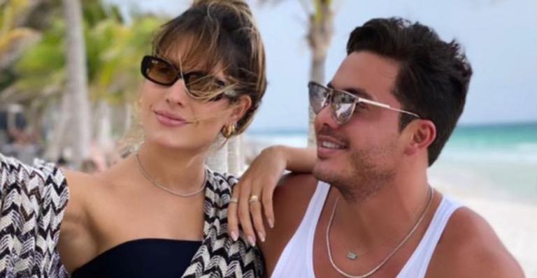Só de biquíni, Thyane Dantas aproveita resort de luxo na companhia de Wesley Safadão