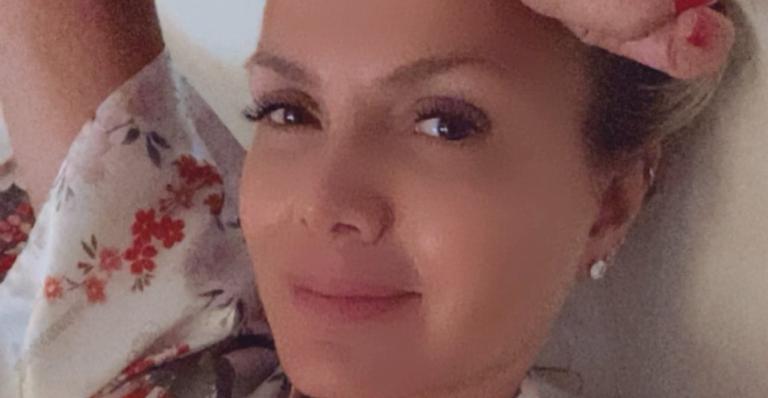 Eliana aposta em look monocromático ao arrasar em uma linda sequência de cliques inéditos