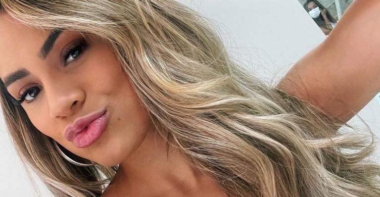 Produzida, Lexa deixa web boquiaberta ao exibir curvas esculturais em look brilhante: ”Rainha”