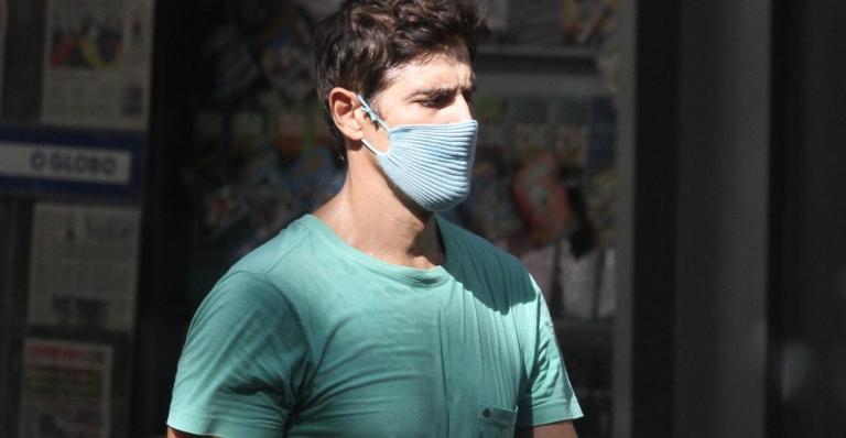 Reynaldo Giannechini exibe corpão suado ao ser clicado deixando academia no Rio de Janeiro