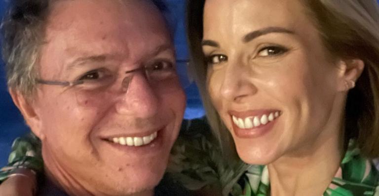 Ana Furtado reencontra Boninho após um mês longe e compartilha momento com os fãs