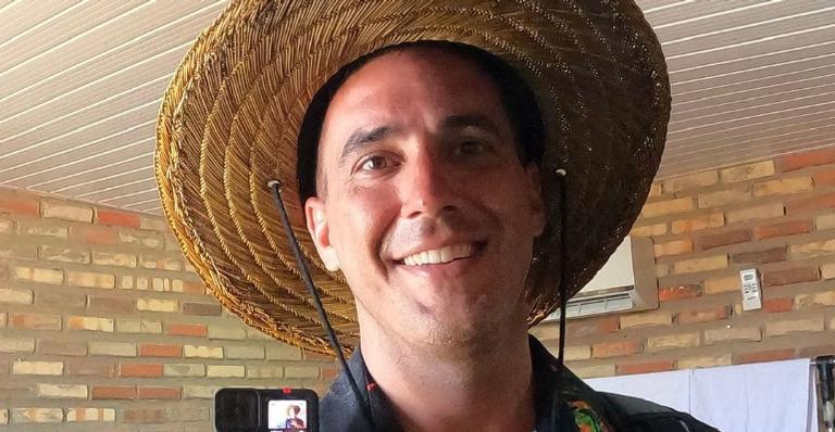 Andre Marques volta para casa após finalizar ‘No Limite’: ”Voltar para casa não tem preço”