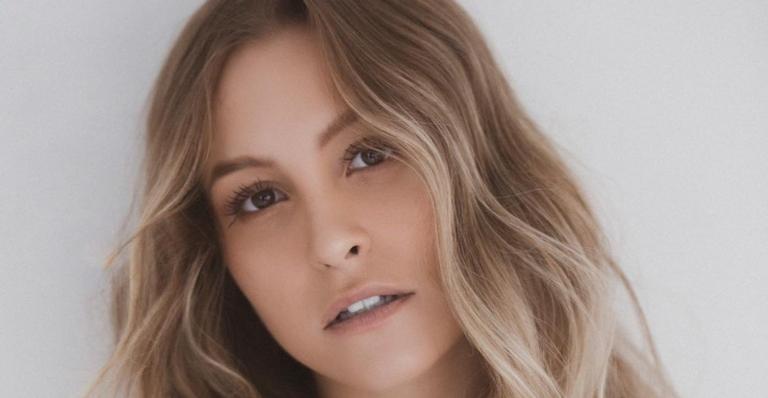 Aos 30 anos, Carla Diaz se emociona ao ser vacinada contra Covid-19: ”Pertenço ao grupo de risco”