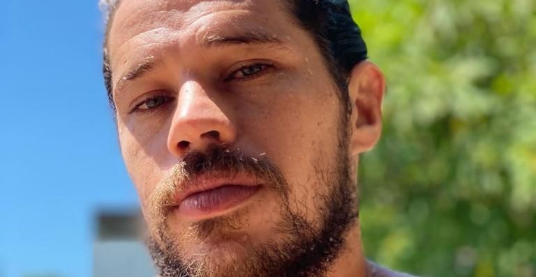 José Loreto completa 37 anos e comemora com a filha: ”Muito amor”