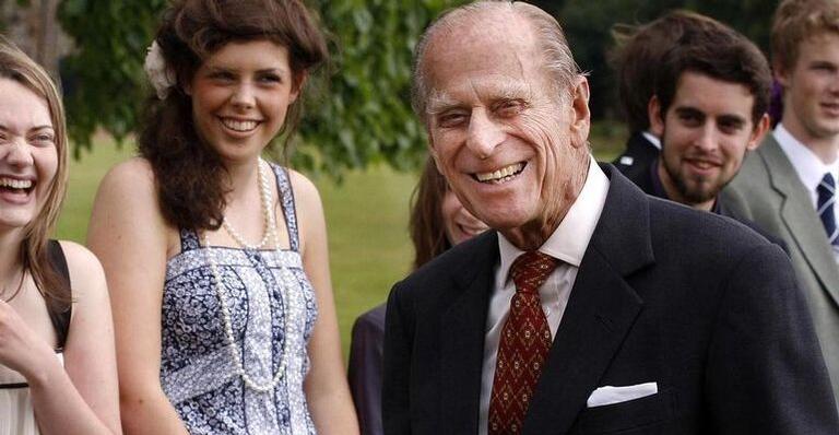 Príncipe Philip teria deixado R$ 224 milhões para três de seus funcionários