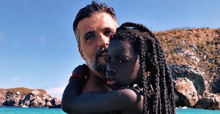 Bruno Gagliasso publica registro belíssimo de Titi e se declara: ”Meu amor”