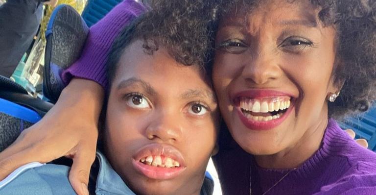 Isabel Fillardis comemora aniversário de 18 anos do filho Jamal: ”Gratidão por me escolher”