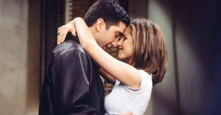 Jennifer Aniston e David Schwimmer revelam paixão durante gravações de ‘Friends’