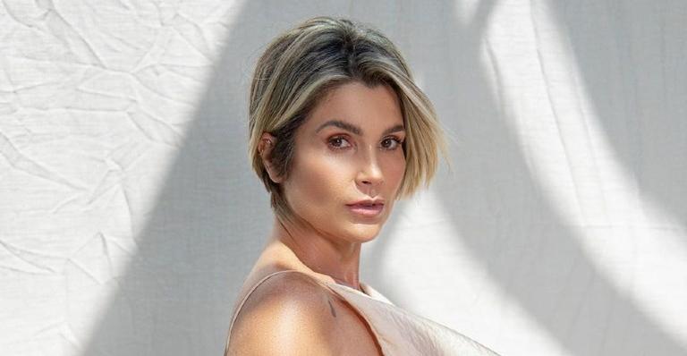 Flavia Alessandra arranca suspiros ao publicar clique de maiô