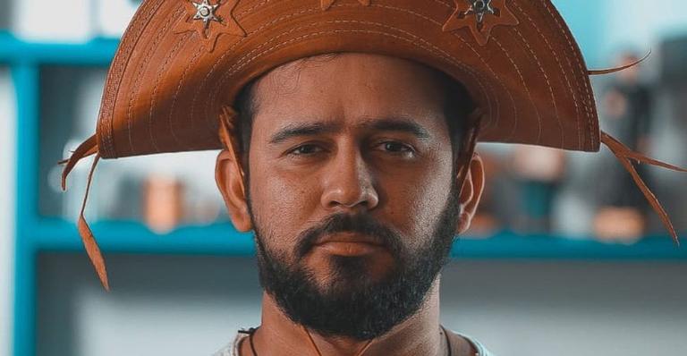 Bráulio Bessa, do ‘Encontro’, tem alta do hospital após internação por Covid-19