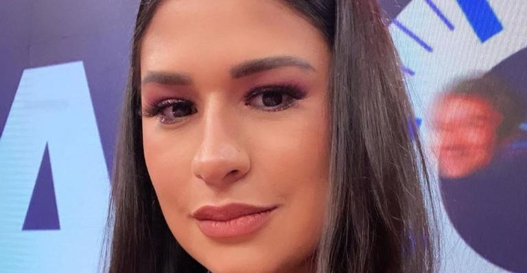 Simone Mendes assusta fãs ao surgir internada em hospital: ”Depois explico”