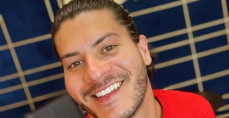 Arthur Aguiar sofre contusão e fica de fora da primeira fase do ‘Super Dança dos Famosos’