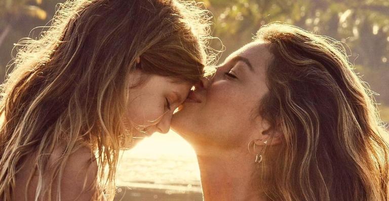 Gisele Bündchen flagra momento fofo da filha com cachorrinhas da casa: ”Eu não aguento”