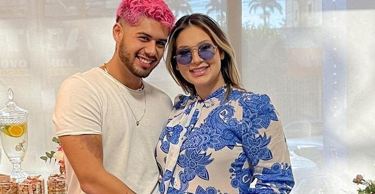 Zé Felipe se derrete ao dividir momento fofo de Virgínia com a filha recém-nascida: ”Amo vocês”