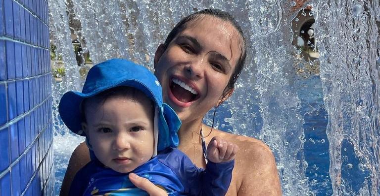 Kamilla Salgado flagra Bento dormindo em seu colo e dispara: ”Encaixe perfeito”