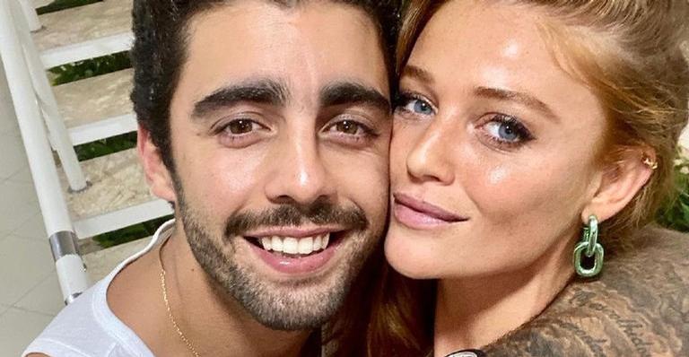 Pedro Scooby faz tatuagem para Cintia Dicker e se declara: ”A sua sensualidade”