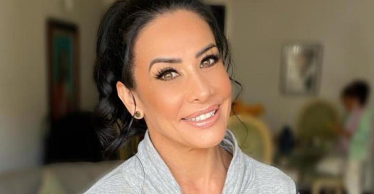 Scheila Carvalho dá show de rebolado ao som de Parangolé e fãs elogiam: ”Ícone da dança”