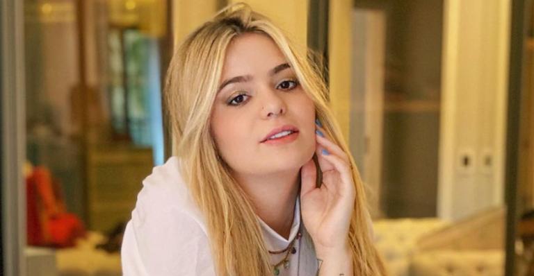 Viih Tube esbanja beleza ao surgir com look azul elegante e fãs elogiam: ”Muito linda!”
