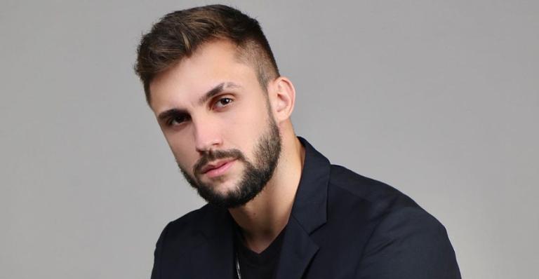 Arthur Picoli se posiciona e critica Copa América no Brasil: ”Amo a vida dos meus”
