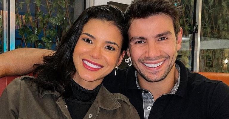 Jakelyne Oliveira se declara para Mariano ao comemorar cinco meses de namoro: ”Te amo”