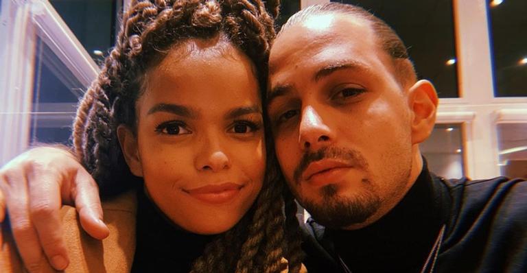 Bodas de algodão! Jennifer Nascimento comemora dois anos de casada: ”Felicidade imensa”