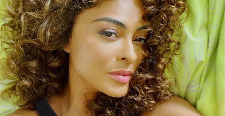 Juliana Paes é clicada de biquíni e corpão rouba a cena