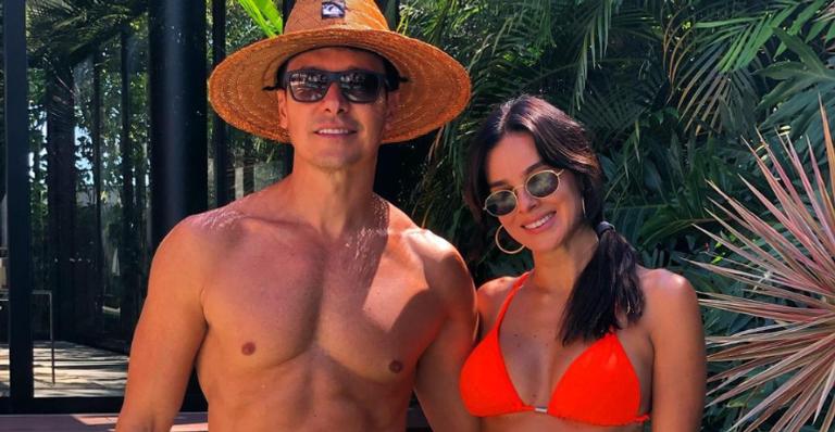 Rodrigo Faro curte chamego com a esposa, Vera Viel, e se declara: ”Me traz paz”