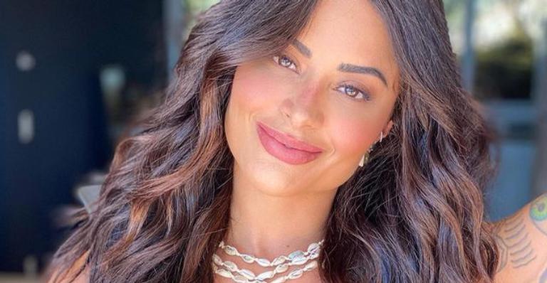 Aline Riscado exibe beleza natural durante passeio de barco pelo Rio de Janeiro: ”Maravilhosa”