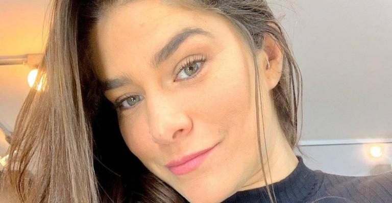 Priscila Fantin curte passeio no parque ao lado do marido e do filho