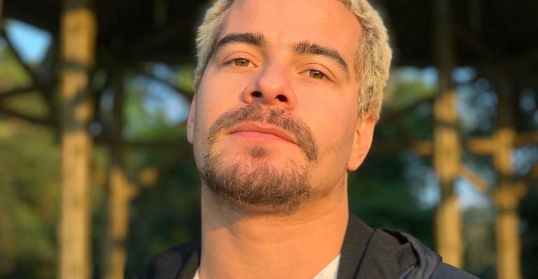 Em Orlando, Thiago Martins compartilha cliques dos cachorros: ”Que saudade dos meus filhos”