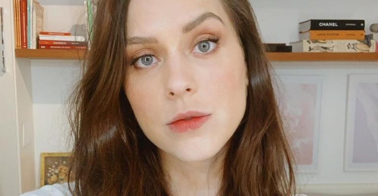 Sophia Abrahão relembra dia na praia só de maiô e chama atenção da web: ”Perfeita”