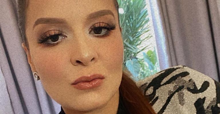 De biquíni branco, Maiara dá close em curvas esculturais e deixa web apaixonada: ”Gata”