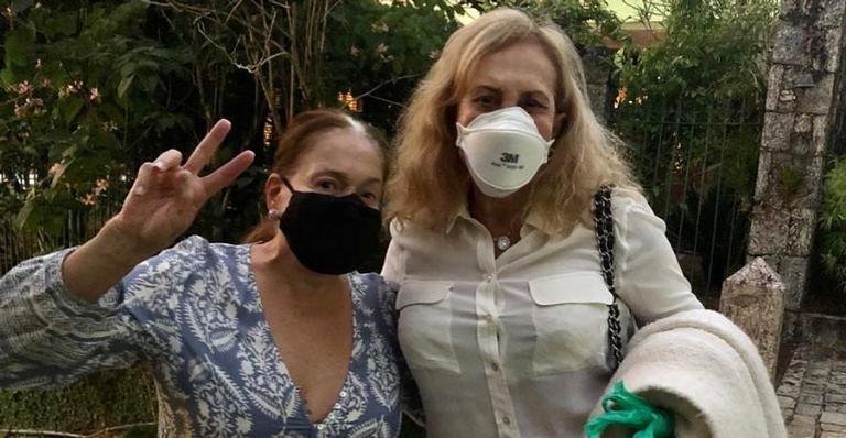 Vacinadas, Susana Vieira e Arlete Salles se reencontram: ”Após um ano de distanciamento”