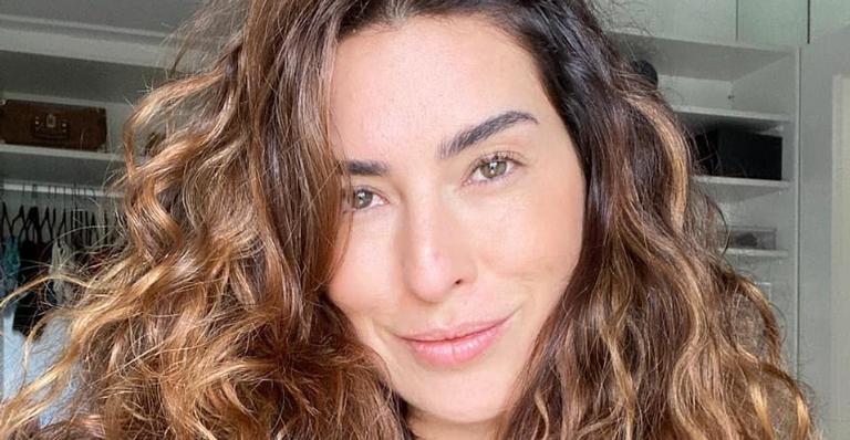 Fernanda Paes Leme compartilha um belíssimo clique matinal: ”Dormi de cabelo molhado”