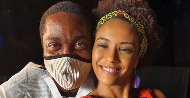 Taís Araujo diverte a web ao falar sobre Lázaro Ramos: ”Companheiro fofoqueiro”