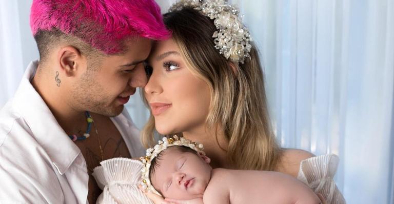 Virginia Fonseca e Zé Felipe exibem ensaio newborn da filha e explodem o fofurômetro: “Primeiro domingo em casa!”