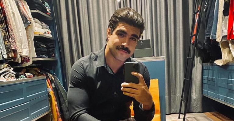 Caio Castro encanta a web ao visitar lindo local na Turquia
