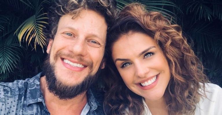 Dudu Pelizzari e Paloma Bernardi comemoram três anos de namoro e trocam declarações