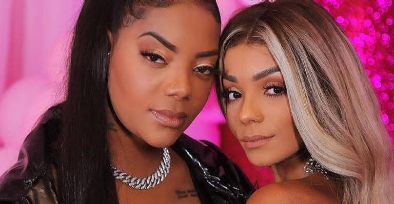 Ludmilla e a esposa ostentam corpos esculturais em praia no Caribe