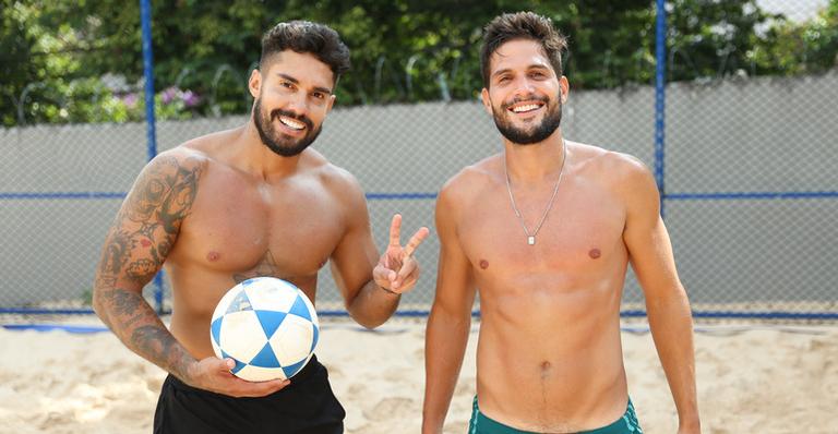 Arcrebiano e André Martinelli exibem corpos esculturais durante flagra em São Paulo