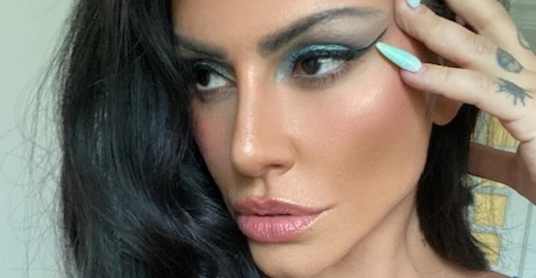 Cleo ostenta beleza em ensaio fotográfico ousado e recebe elogios: ”Rainha”
