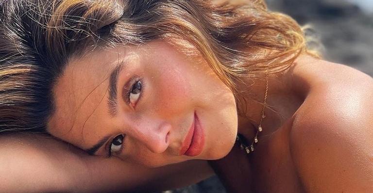 Em Noronha, Giovanna Lancellotti ostenta curvas esculturais de biquíni em barco: ”Que mulher!”