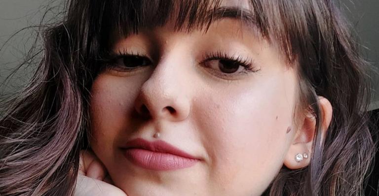 Klara Castanho aposta em look de inverno estiloso e fãs elogiam: ”A mais linda do planeta”
